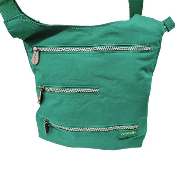 Baggallini Bags Baggallini Triple Front Pocket Crossbody Bag Poshmark